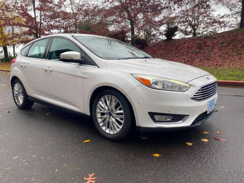 2017 Ford Focus Titanium FWD photo