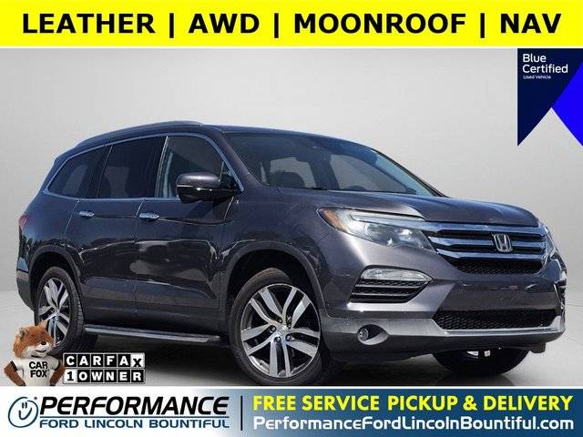 2017 Honda Pilot Touring AWD photo