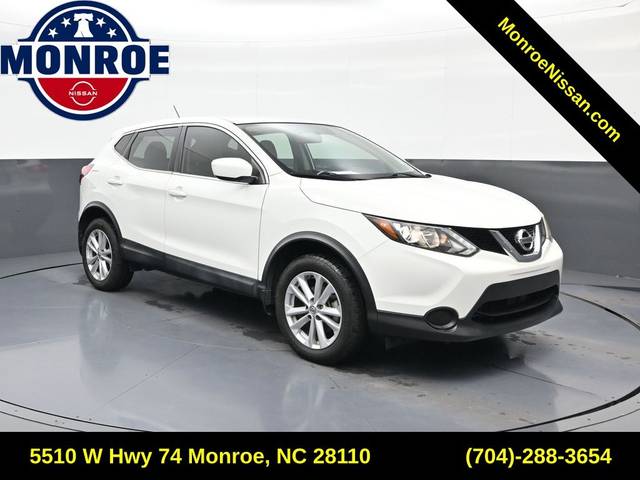 2017 Nissan Rogue Sport S FWD photo