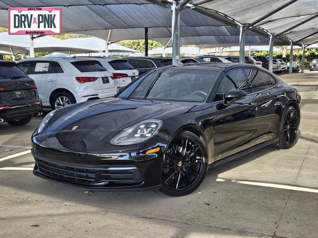 2018 Porsche Panamera  RWD photo