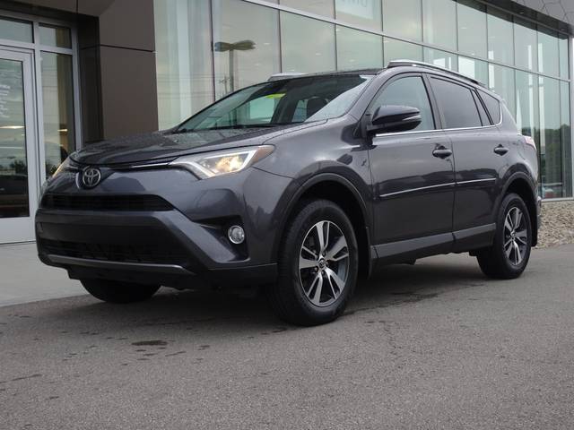 2017 Toyota RAV4 XLE FWD photo
