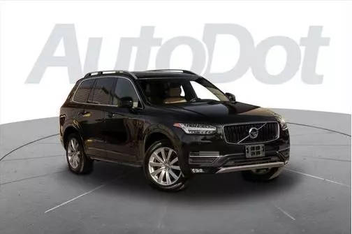 2018 Volvo XC90 Momentum AWD photo