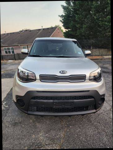 2017 Kia Soul Base FWD photo