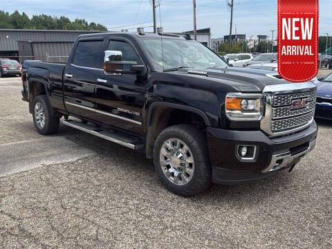 2018 GMC Sierra 2500HD Denali 4WD photo