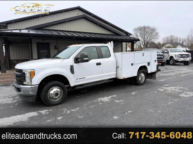2017 Ford F-350 Super Duty XL 4WD photo