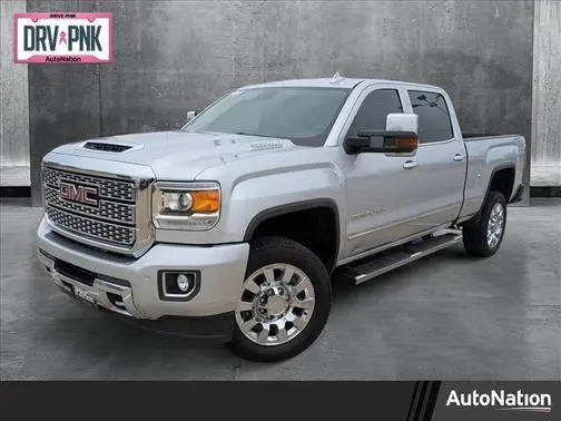 2018 GMC Sierra 2500HD Denali 4WD photo