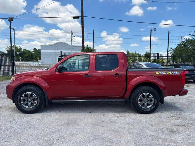 2017 Nissan Frontier Desert Runner RWD photo