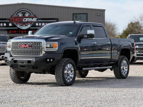2018 GMC Sierra 2500HD Denali 4WD photo