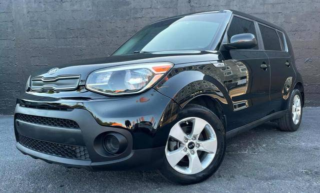 2017 Kia Soul Base FWD photo