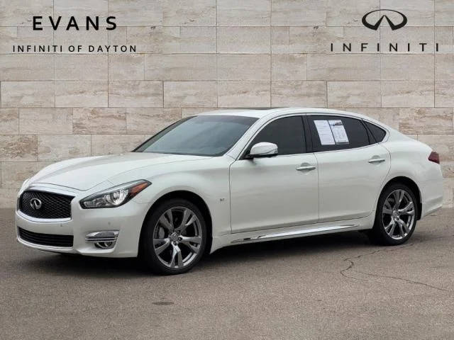 2016 Infiniti Q70L  AWD photo