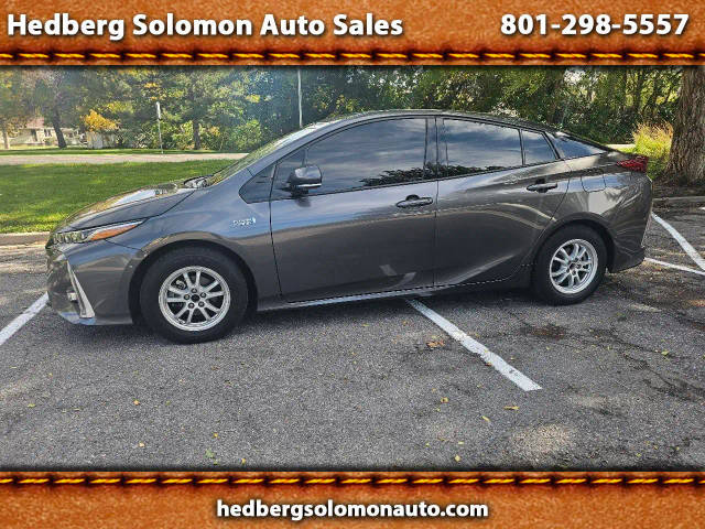 2017 Toyota Prius Prime Advanced FWD photo