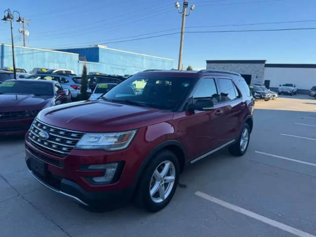 2017 Ford Explorer XLT FWD photo