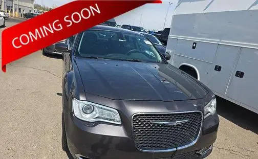 2018 Chrysler 300 Touring RWD photo