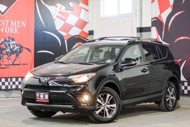 2017 Toyota RAV4 XLE AWD photo