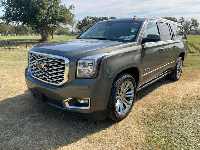 2018 GMC Yukon XL Denali RWD photo