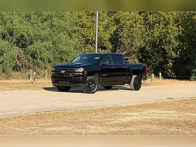 2018 Chevrolet Silverado 1500 Custom 4WD photo