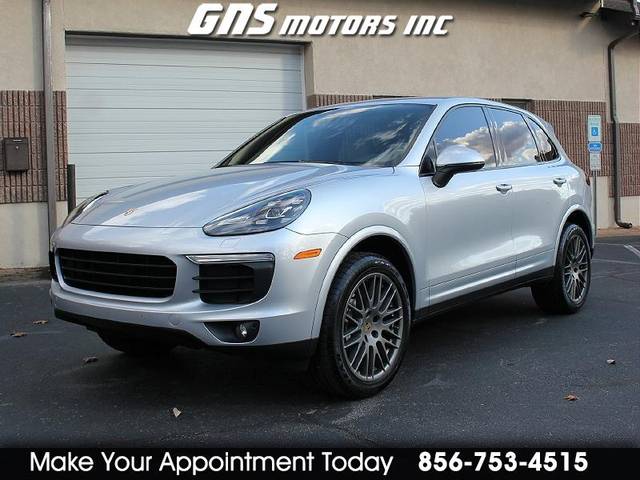 2018 Porsche Cayenne Platinum Edition AWD photo