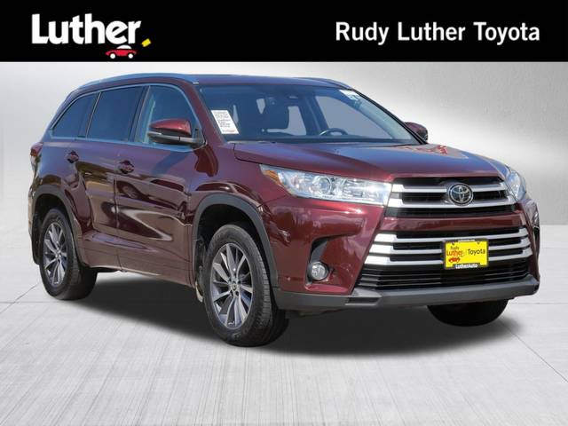 2017 Toyota Highlander XLE AWD photo