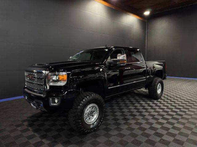 2018 GMC Sierra 2500HD Denali 4WD photo