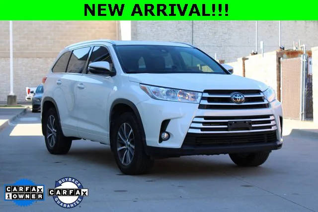 2017 Toyota Highlander XLE FWD photo