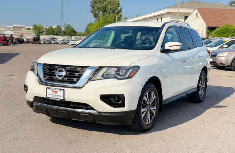 2017 Nissan Pathfinder S 4WD photo