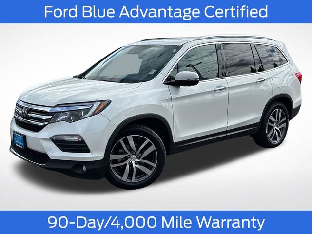 2017 Honda Pilot Touring AWD photo
