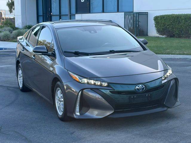 2017 Toyota Prius Prime Premium FWD photo