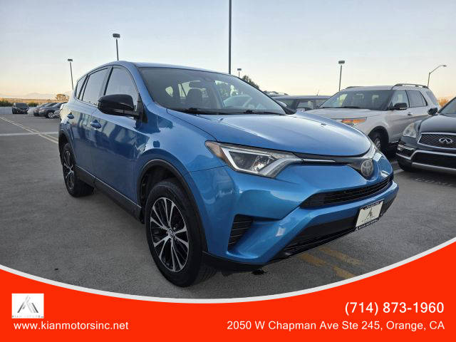 2017 Toyota RAV4 LE FWD photo