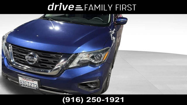 2017 Nissan Pathfinder S FWD photo