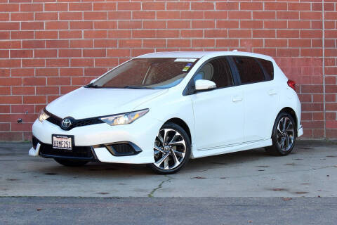 2017 Toyota Corolla iM  FWD photo
