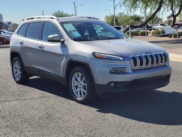 2017 Jeep Cherokee Latitude FWD photo