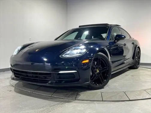 2018 Porsche Panamera 4 AWD photo