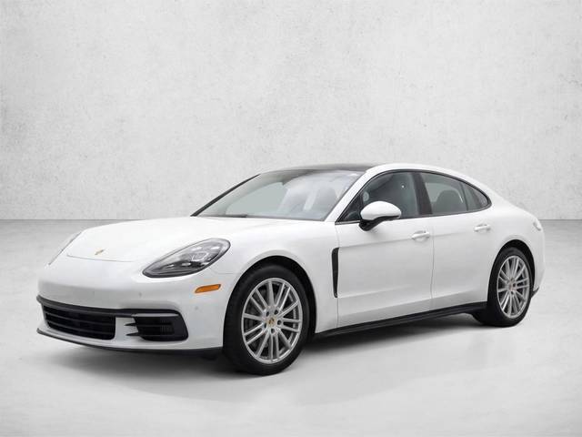 2018 Porsche Panamera 4 AWD photo