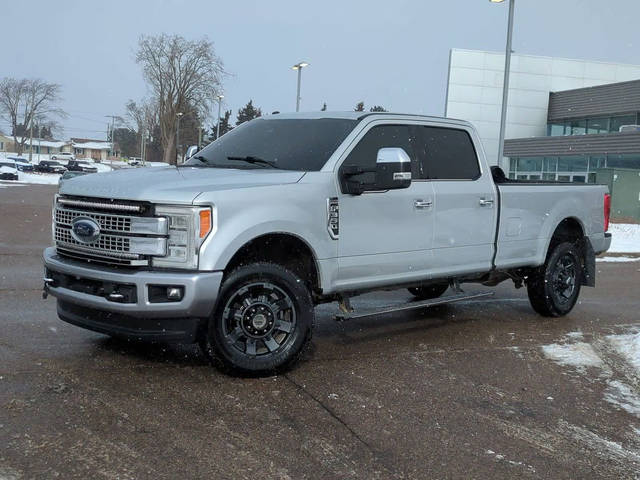 2017 Ford F-350 Super Duty Platinum 4WD photo