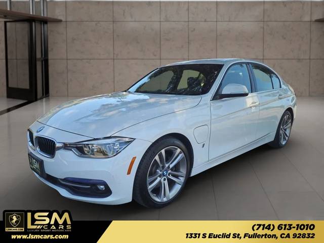 2018 BMW 3 Series 330e iPerformance RWD photo