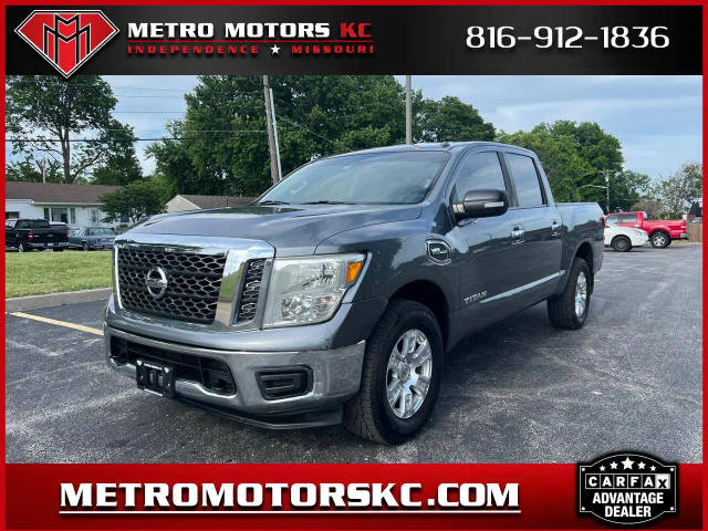 2017 Nissan Titan SV 4WD photo
