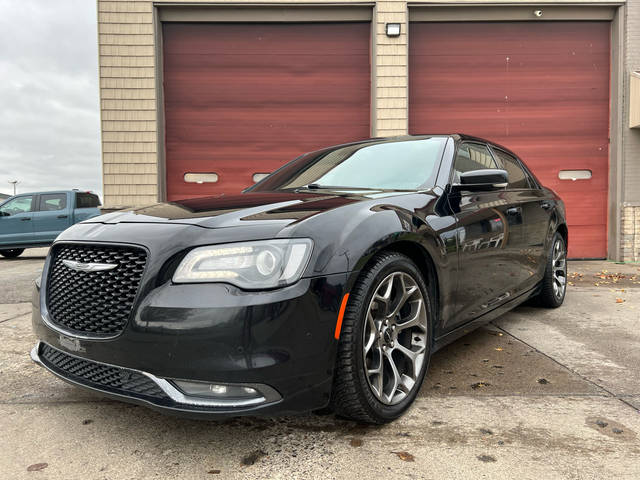 2016 Chrysler 300 300S RWD photo