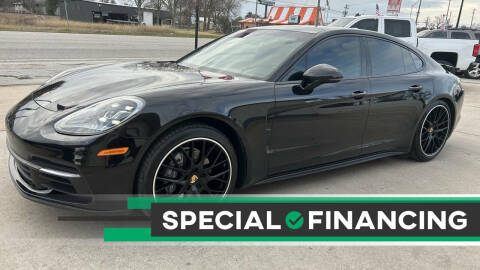 2018 Porsche Panamera  RWD photo