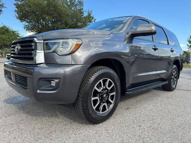 2018 Toyota Sequoia SR5 4WD photo