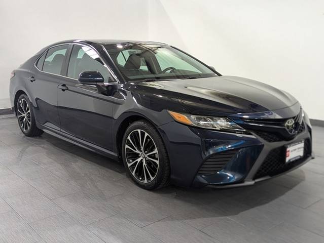 2018 Toyota Camry SE FWD photo