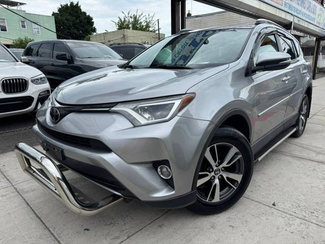 2017 Toyota RAV4 XLE AWD photo