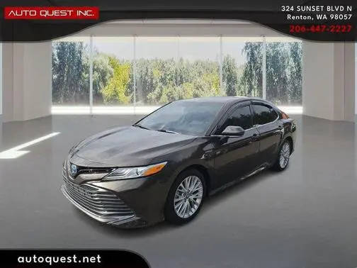 2018 Toyota Camry Hybrid XLE FWD photo