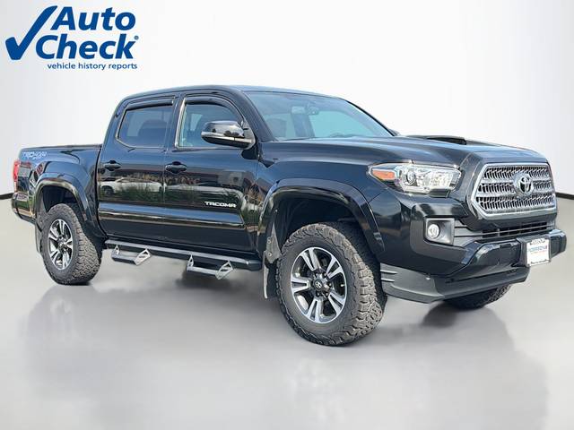 2017 Toyota Tacoma TRD Sport 4WD photo