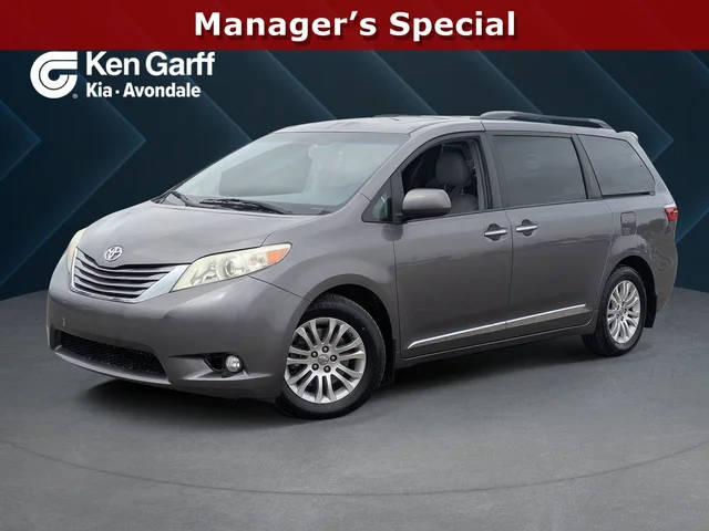 2017 Toyota Sienna XLE FWD photo