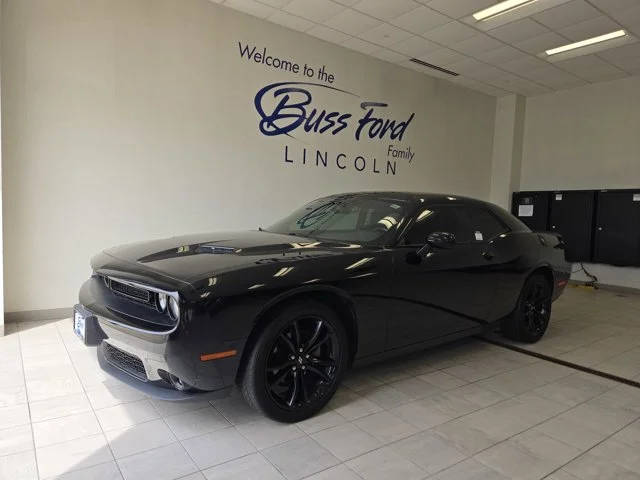 2018 Dodge Challenger SXT RWD photo