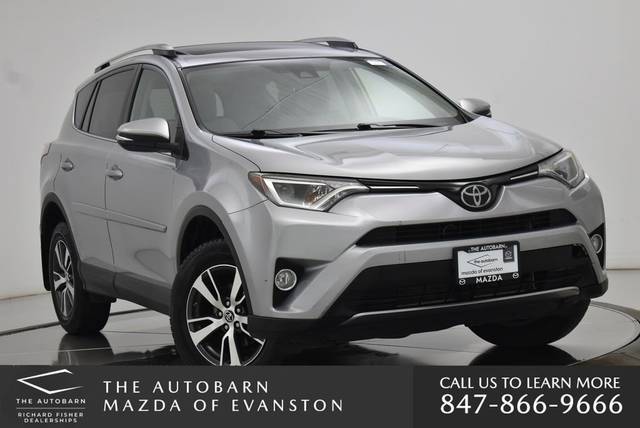 2017 Toyota RAV4 XLE FWD photo