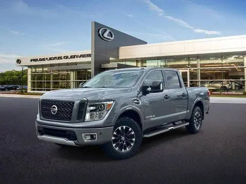 2017 Nissan Titan PRO-4X 4WD photo