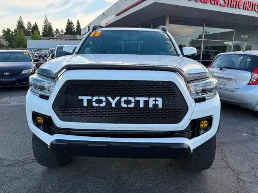 2017 Toyota Tacoma TRD Sport RWD photo