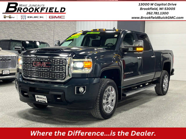 2018 GMC Sierra 2500HD Denali 4WD photo