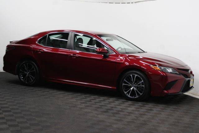 2018 Toyota Camry SE FWD photo